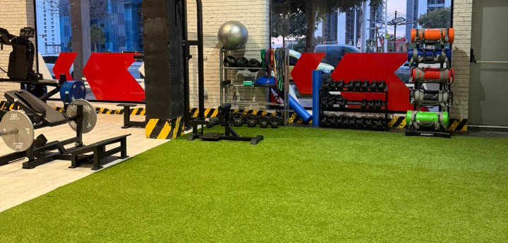 FitCode Fitness Center — träningsstudio-studio i Benidorm — bild 2